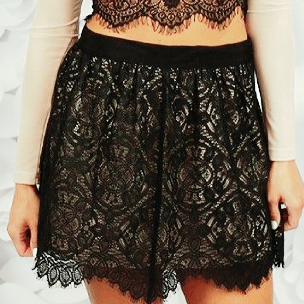 NWT* Black Lazer-cut lace skirt (lined)